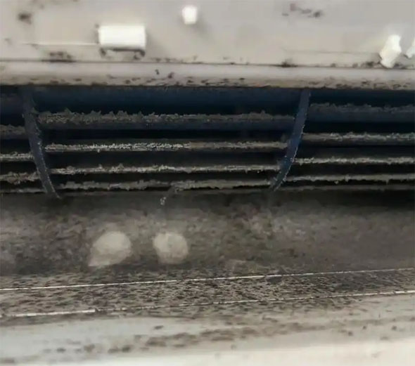 梧州空调吹的风有股烧焦味是怎么回事